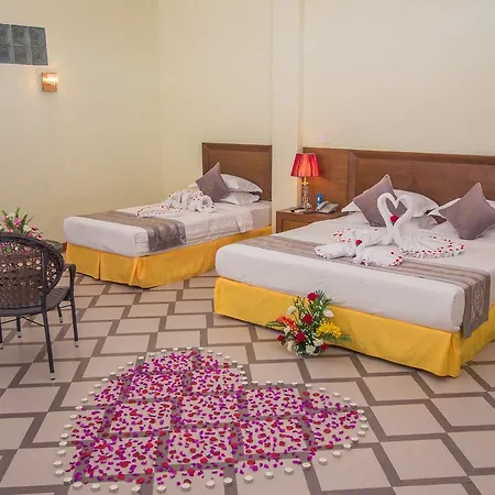 Ocean Blue Beach Hotel Ngwesaung Exterior photo